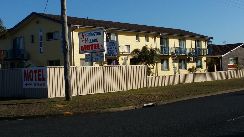 Harrington Village Motel Manning Point Екстериор снимка