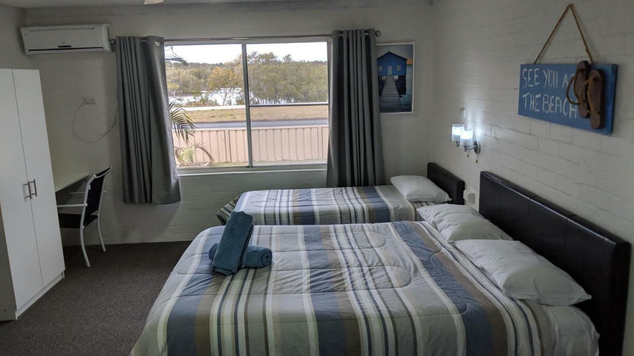 Harrington Village Motel Manning Point Екстериор снимка