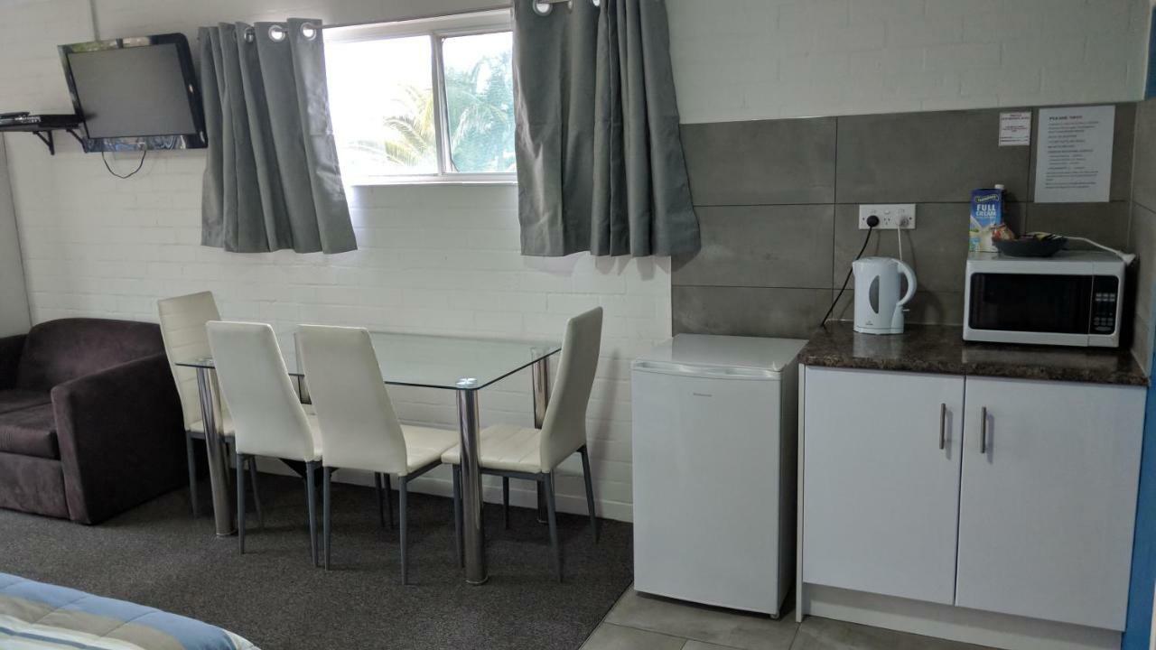 Harrington Village Motel Manning Point Екстериор снимка