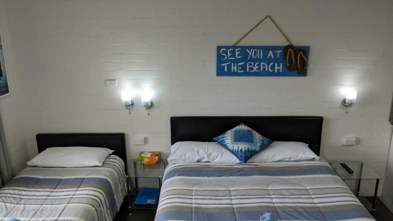 Harrington Village Motel Manning Point Екстериор снимка