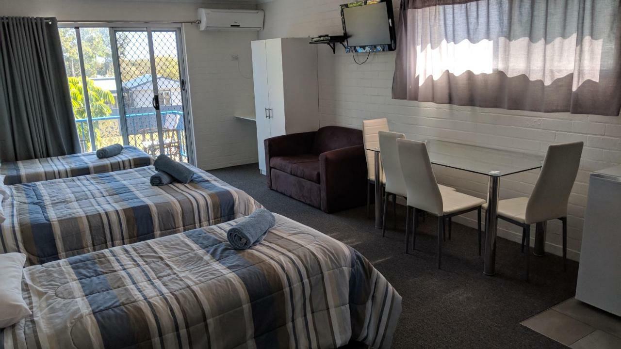 Harrington Village Motel Manning Point Екстериор снимка