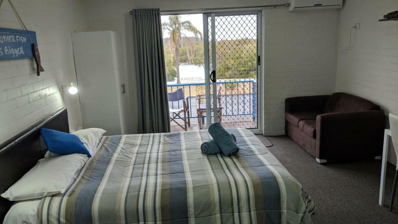 Harrington Village Motel Manning Point Екстериор снимка