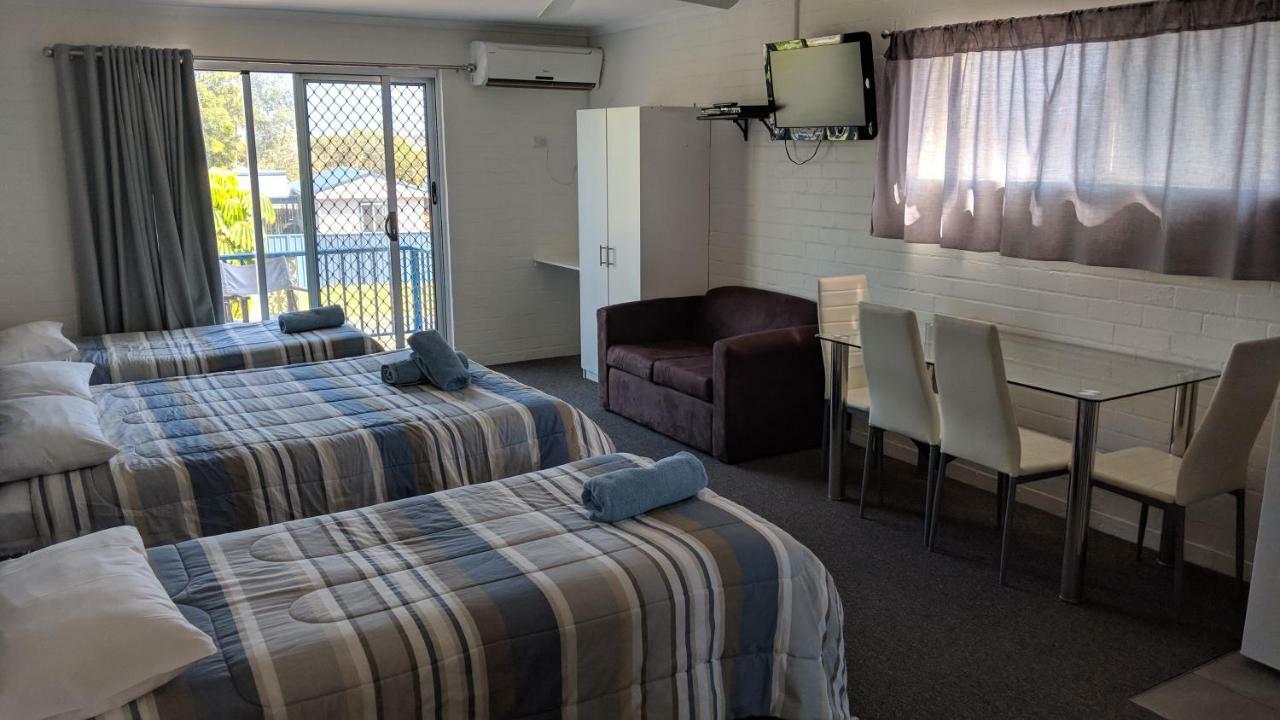 Harrington Village Motel Manning Point Екстериор снимка
