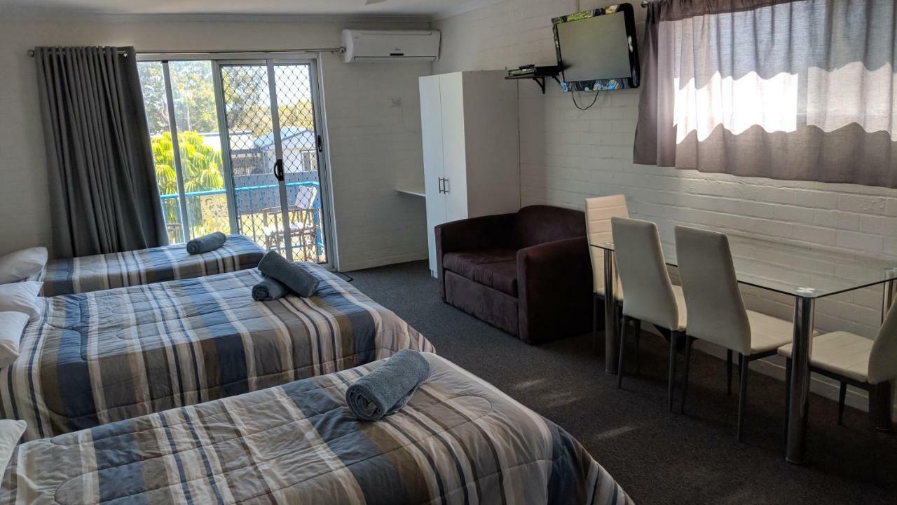 Harrington Village Motel Manning Point Екстериор снимка