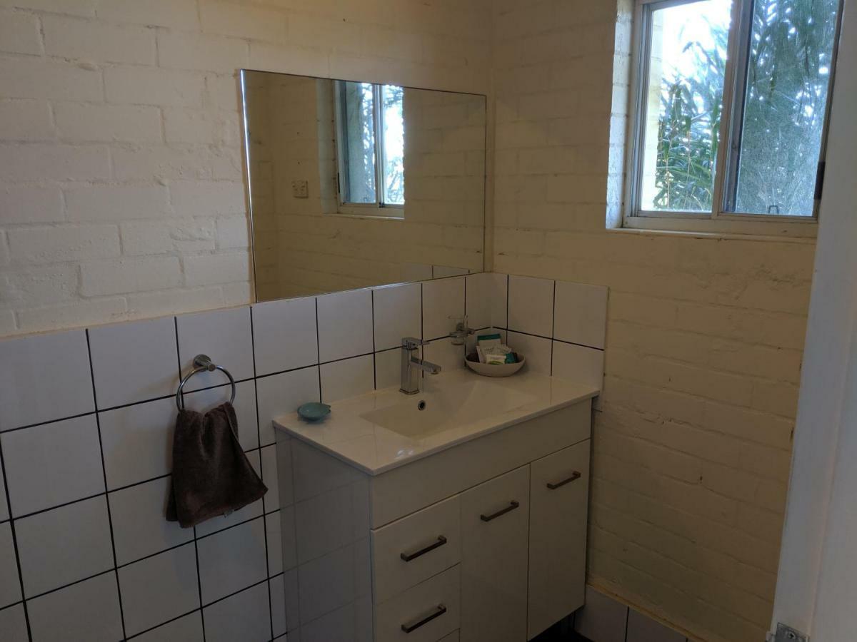 Harrington Village Motel Manning Point Екстериор снимка